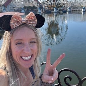 Meet your Posher, Elizabeth